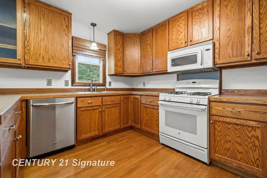 4140 Firethorn DR, Saginaw, MI 48603 - #2