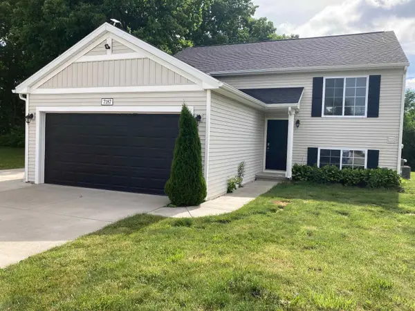 7187 Glenmeadow CT, GrandBlanc, MI 48439