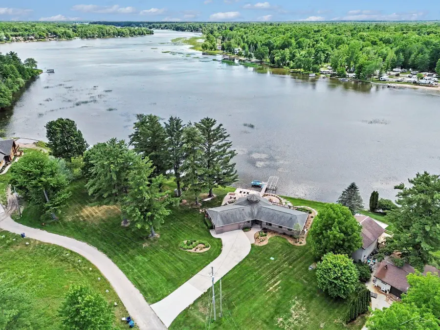 4991 N Pointe DR, Sanford, MI 48657 - #2