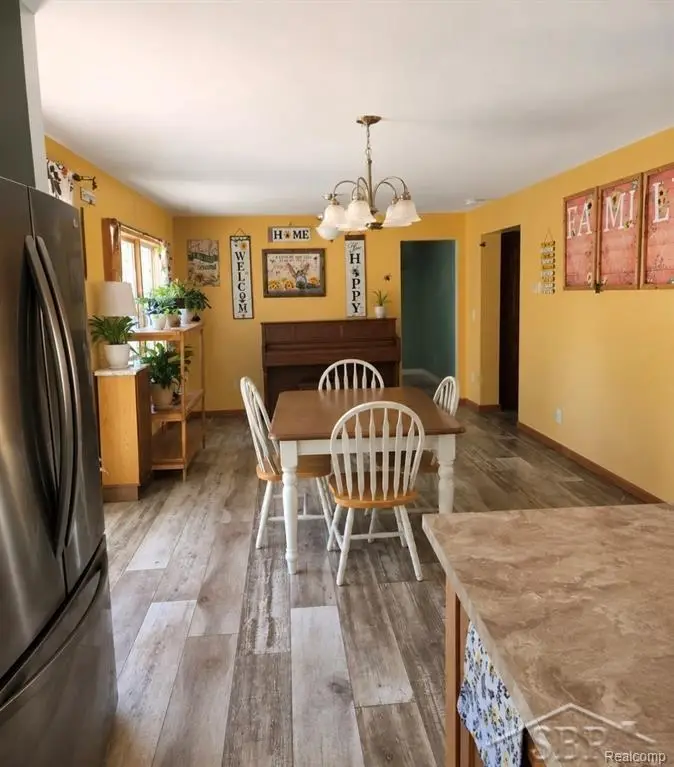 20 E Mier RD, Sanford, MI 48657 - #2