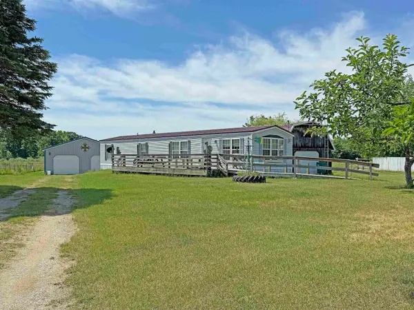 300 E Winegars RD, Gladwin, MI 48624