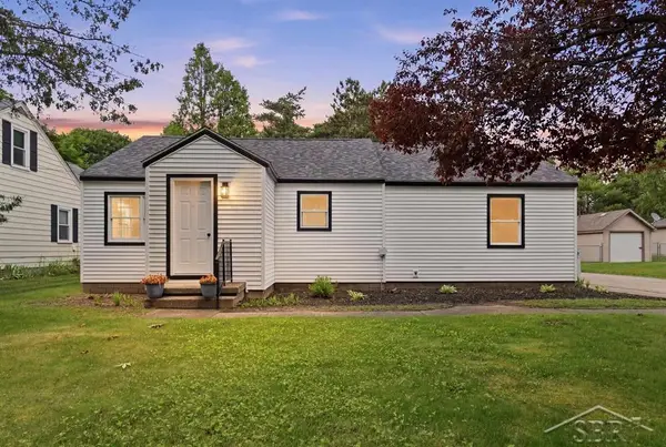 2805 E Ashman ST, Midland, MI 48642
