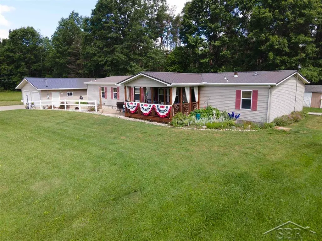 2202 W Huckleberry RD, Sanford, MI 48657 - #1