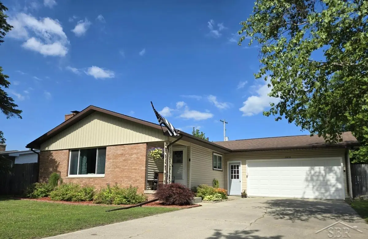 2878 Clayburn RD, Saginaw, MI 48603 - #1
