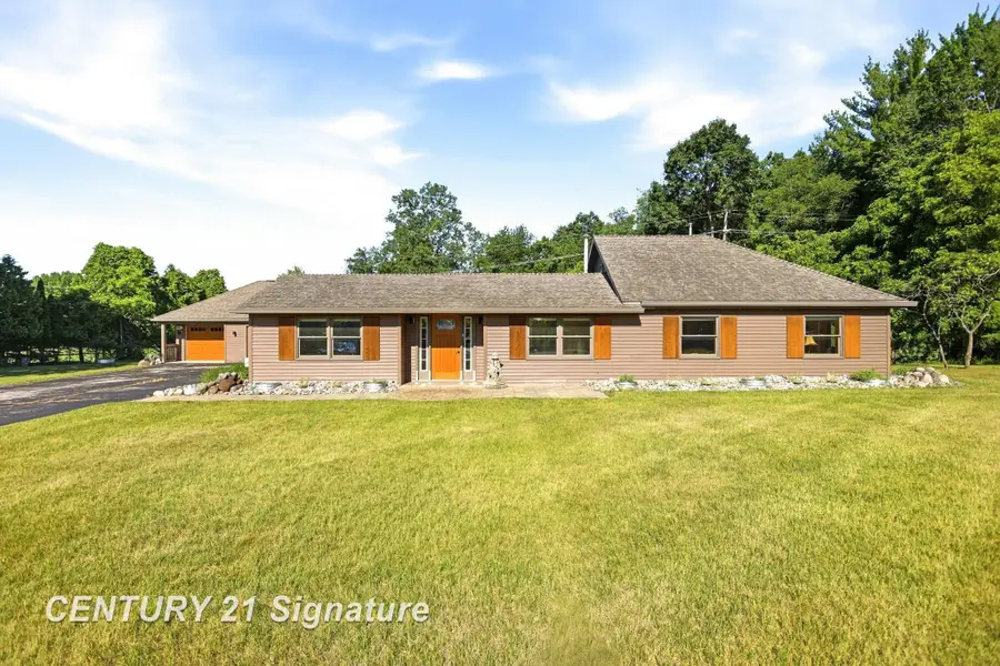 4065 N River RD, Freeland, MI 48623 - #2