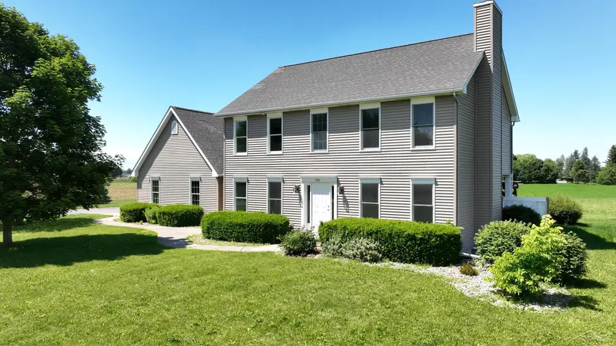 9451 W Tuscola RD, Frankenmuth, MI 48734 - #2