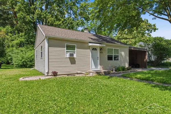 1013 E St Andrews RD, Midland, MI 48642