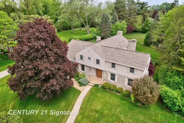 14 Edgewood RD, Saginaw, MI 48602