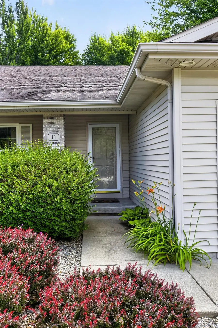 11 Rose Cottage LN, Saginaw, MI 48609 - #2