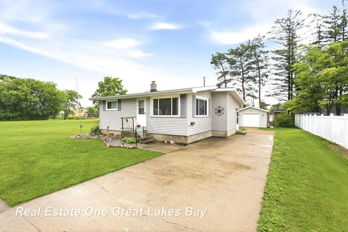 335 N Silver ST, Bad Axe, MI 48413 - #1