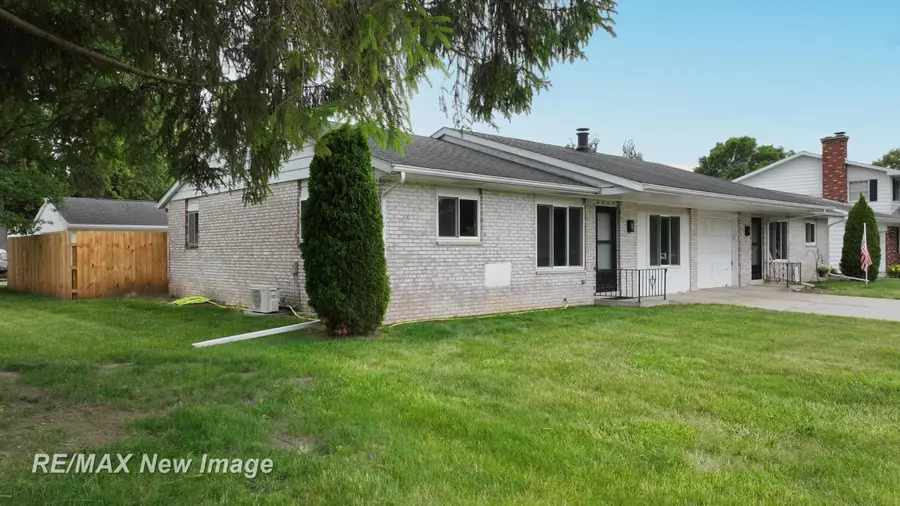 5019 Glenfield DR, Saginaw, MI 48638 - #3