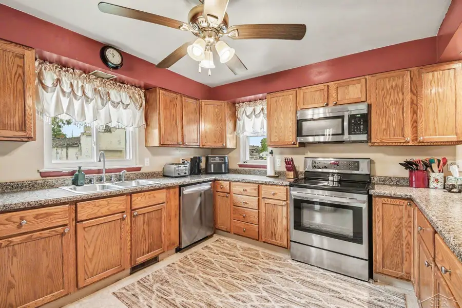 401 Libby ST, Pinconning, MI 48650 - #2