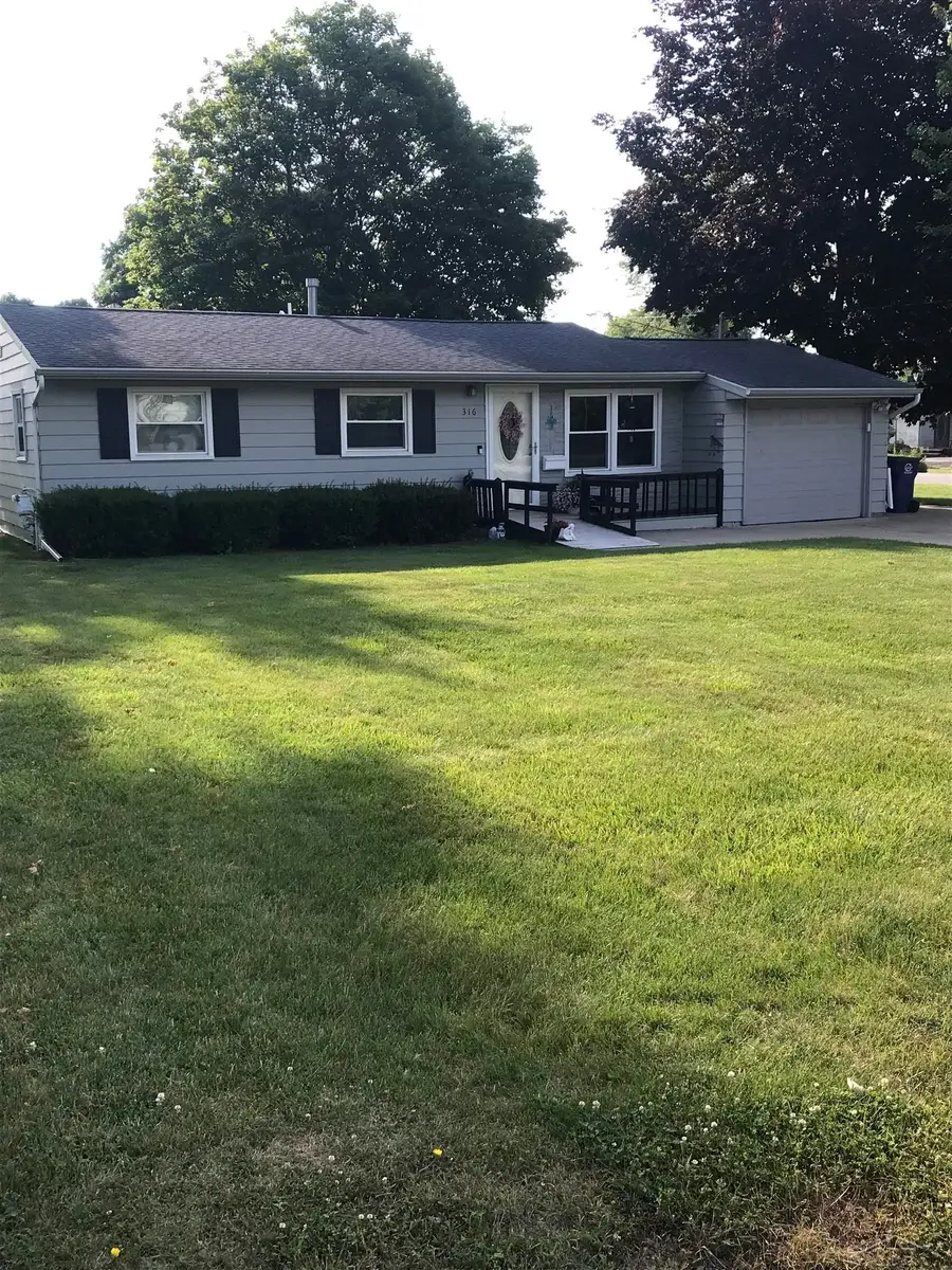 316 Harvey RD, Freeland, MI 48623 - #2