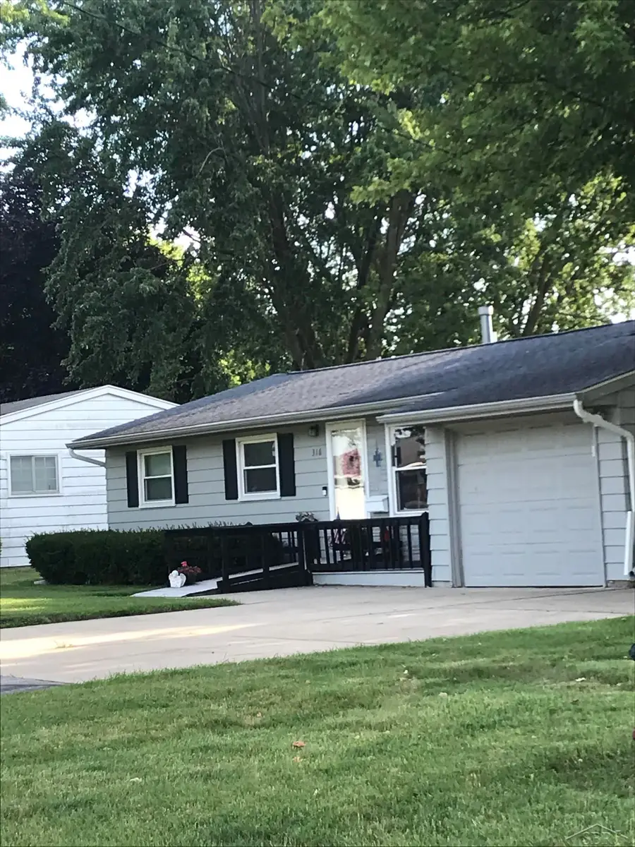 316 Harvey RD, Freeland, MI 48623 - #3