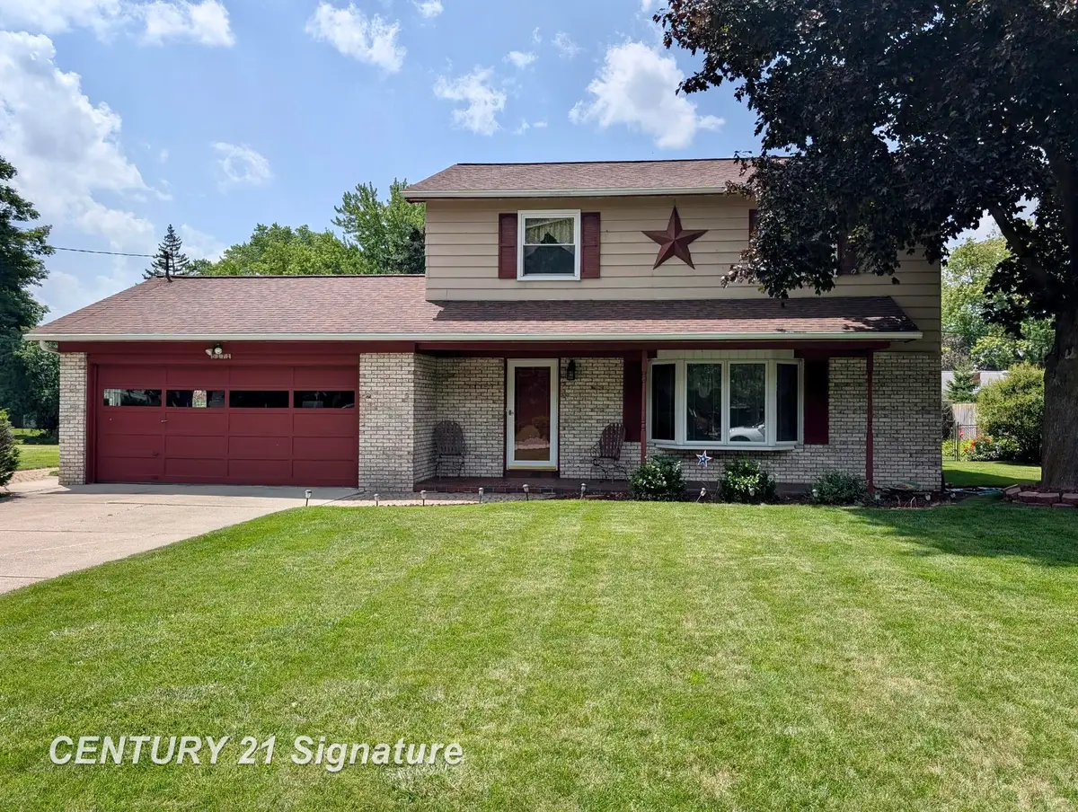 5171 Kenora DR, Saginaw, MI 48604 - #1