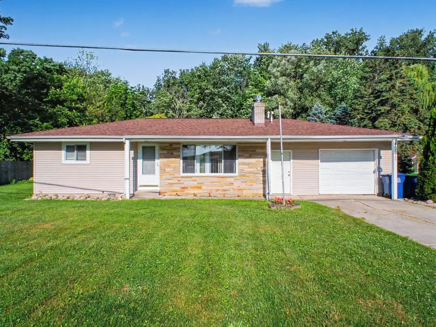 3140 S Airport RD, Bridgeport, MI 48722 - #2