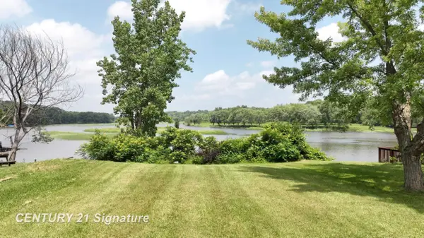 5848 N Lake Drive, Sanford, MI 48657