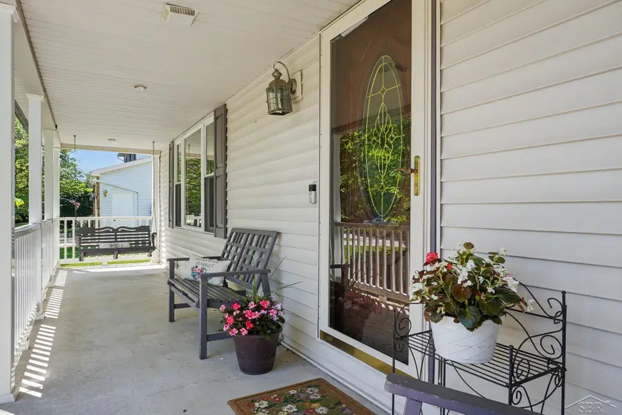 831 Mayflower DR, Saginaw, MI 48638 - #3