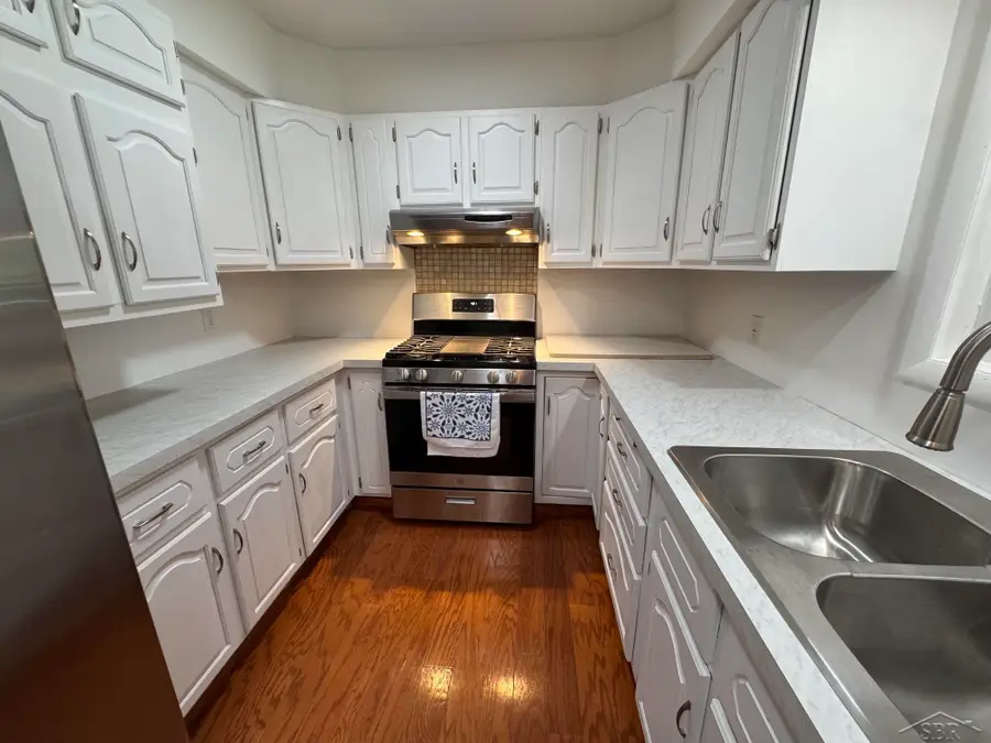 1065 Curwood RD, Saginaw, MI 48609 - #2
