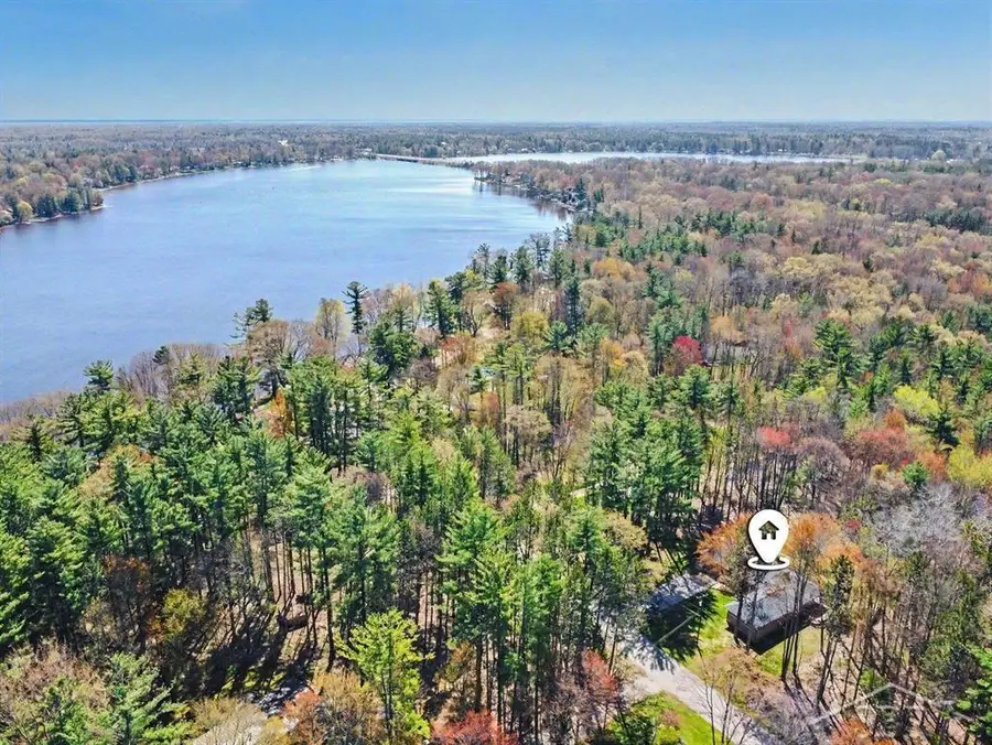 547 W Peterson DR, Sanford, MI 48657 - #2