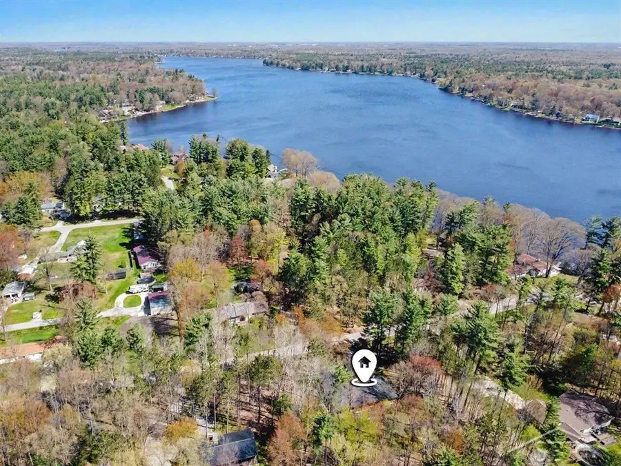 547 W Peterson DR, Sanford, MI 48657 - #3