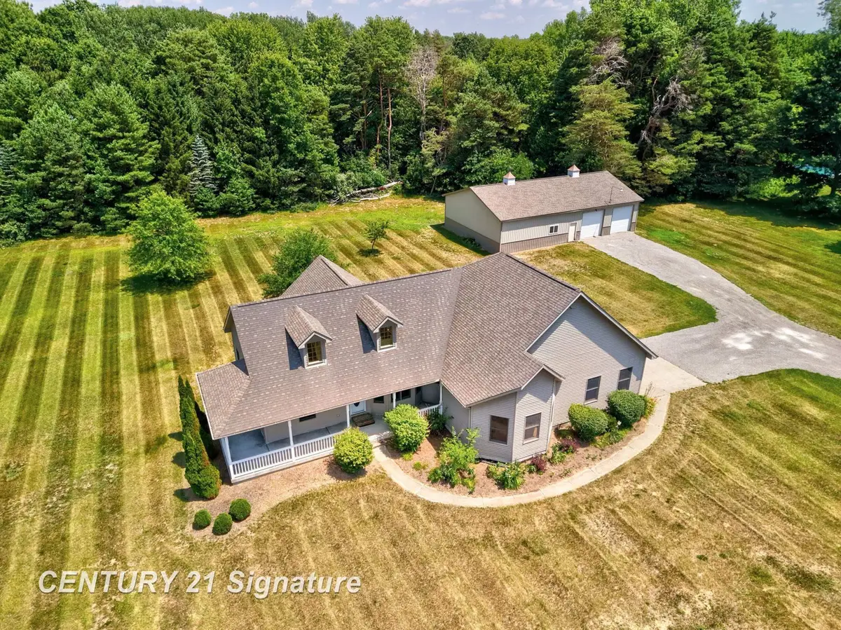 8605 Dixie HWY, Birch Run, MI 48415 - #1