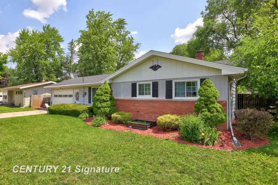 2684 Kuhlman DR, Saginaw, MI 48603 - #3