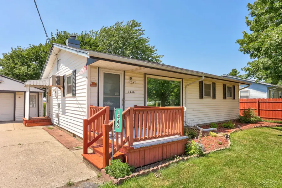 1446 S Airport RD, Saginaw, MI 48601 - #3