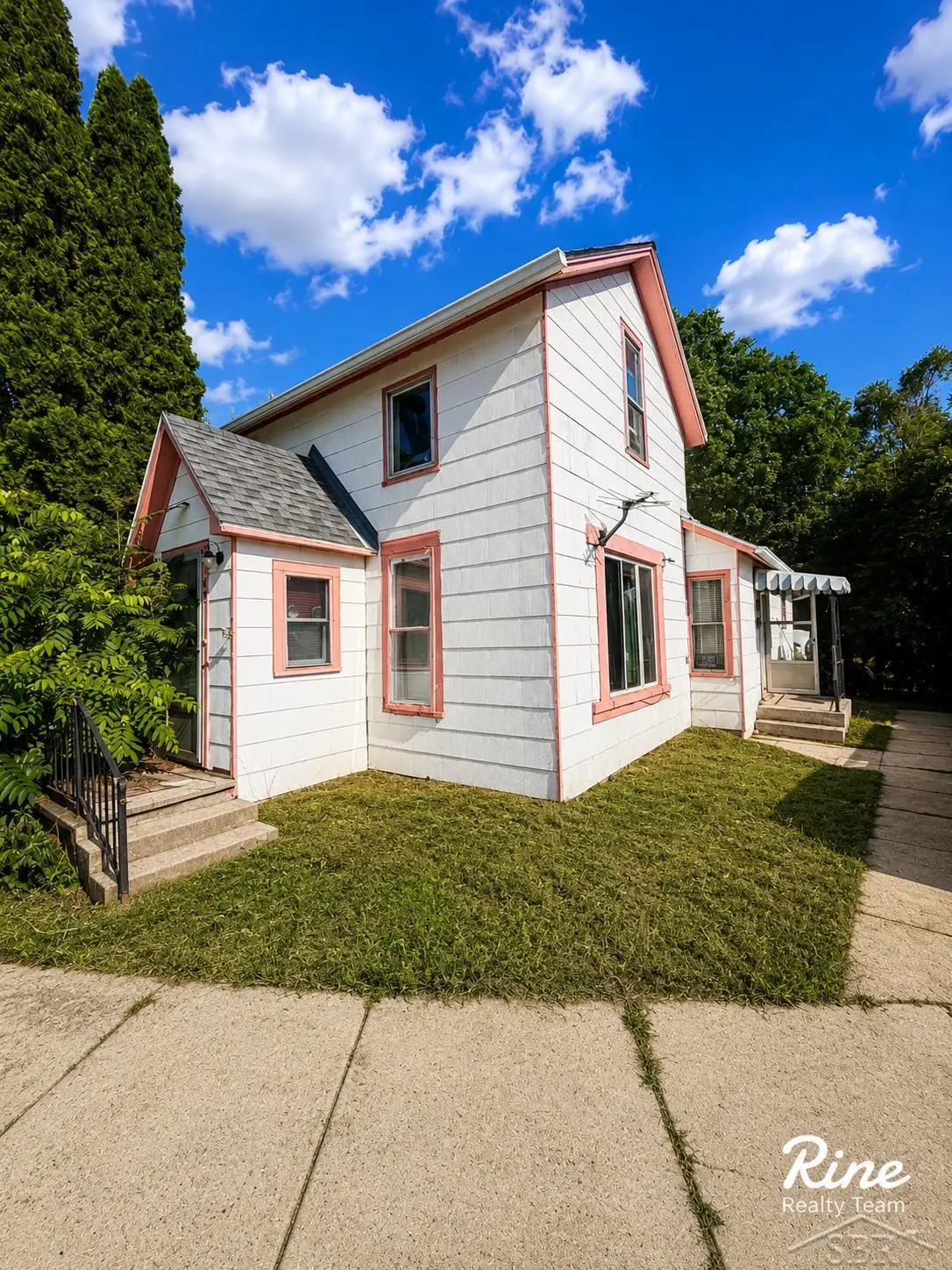 42 W Main ST, Mayville, MI 48744 - #1