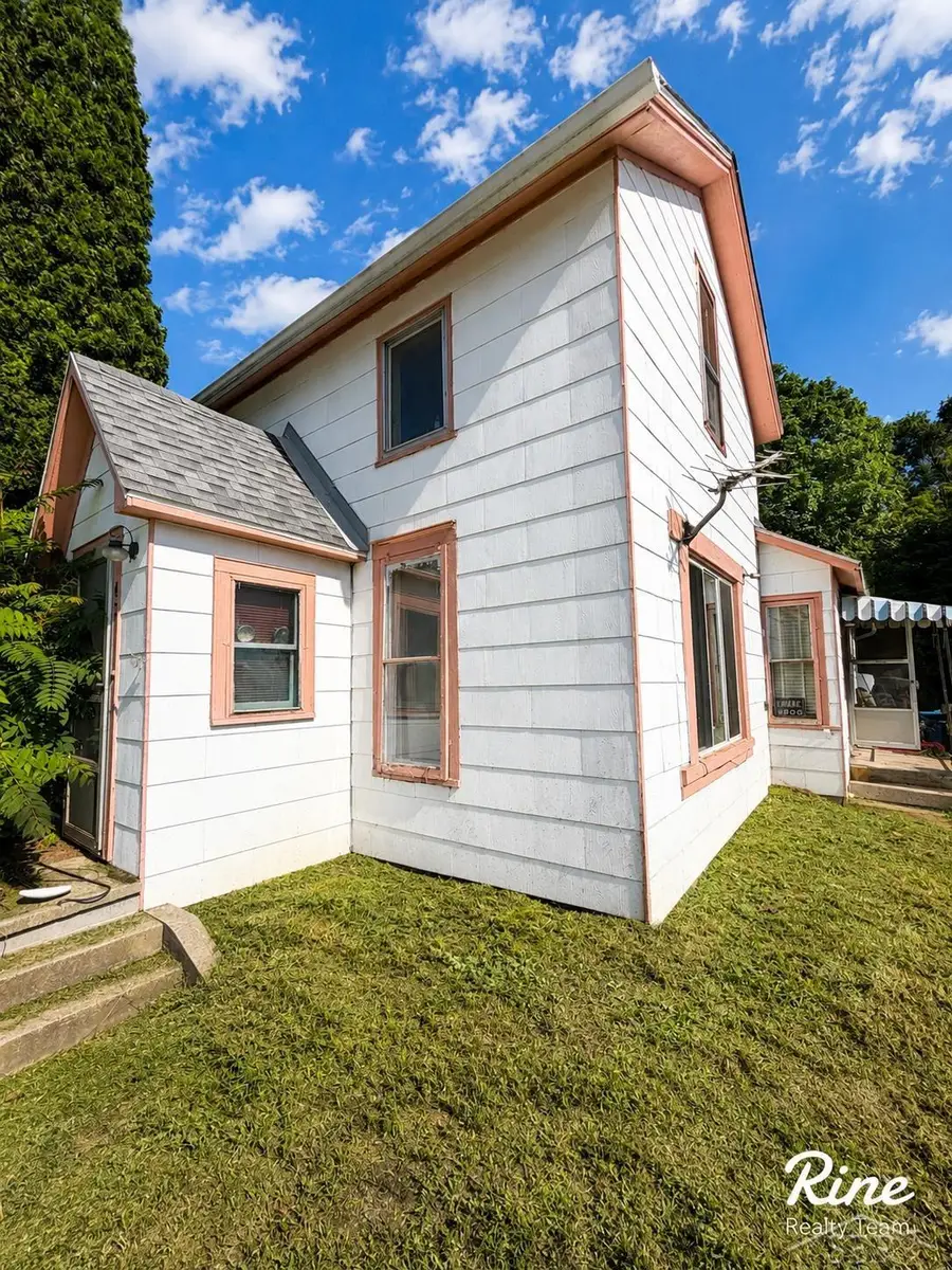 42 W Main ST, Mayville, MI 48744 - #3