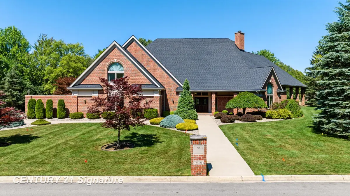 5590 Pine Gate DR, Saginaw, MI 48603 - #1