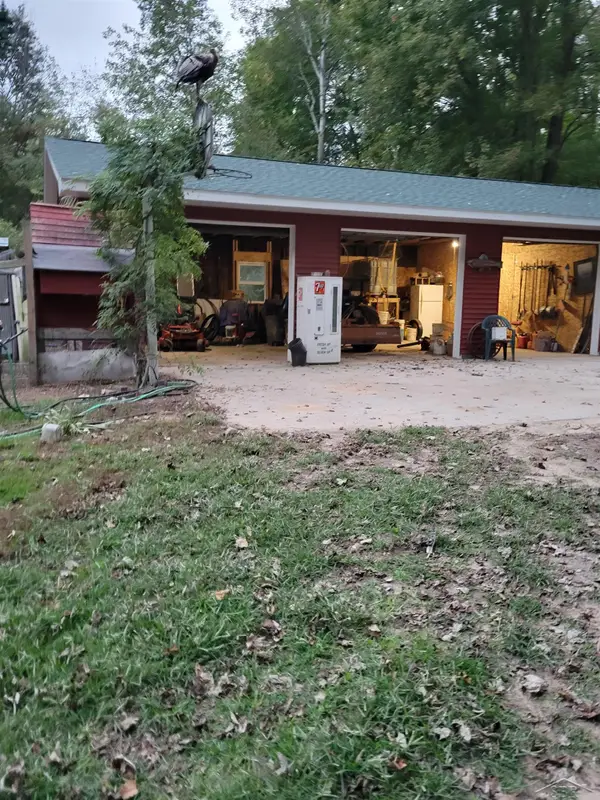 6671 S Graham RD, StCharles, MI 48655
