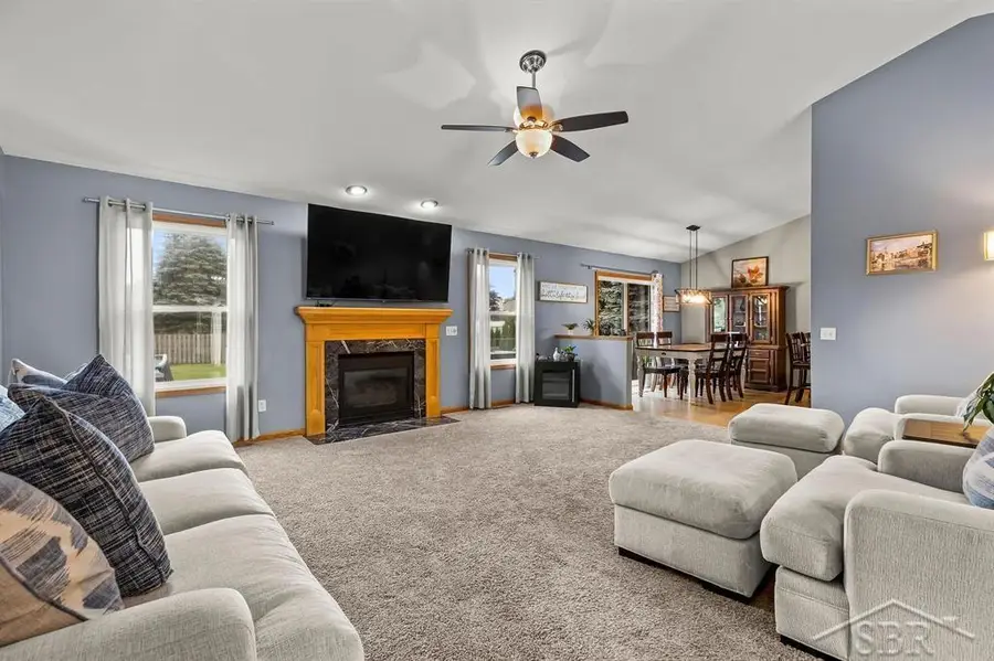 11169 Moorfield DR, Freeland, MI 48623 - #3