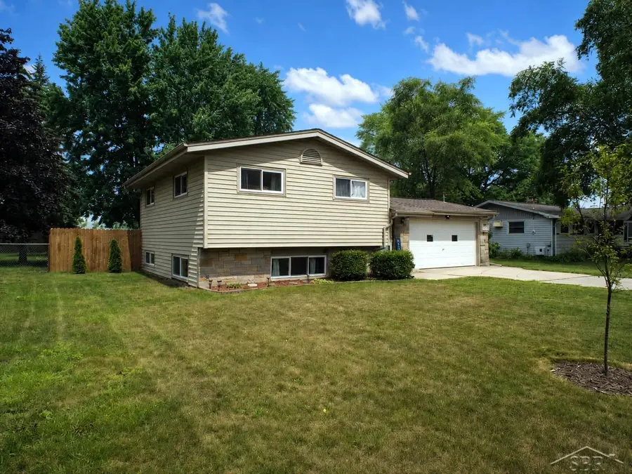 2866 Strieter DR, Monitor, MI 48706 - #2