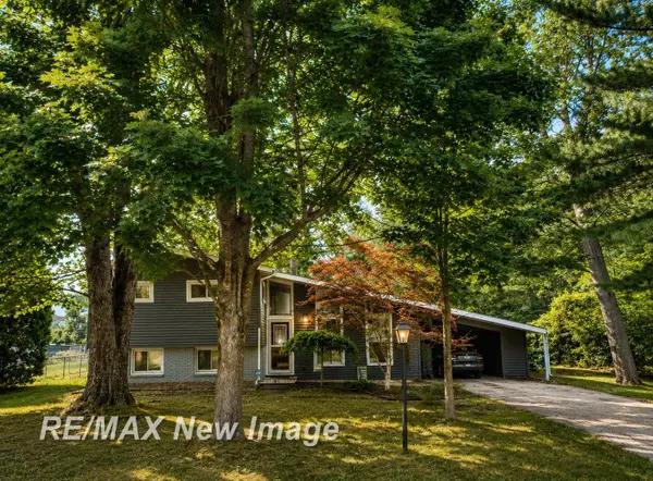 5121 Queen DR, Bridgeport, MI 48722