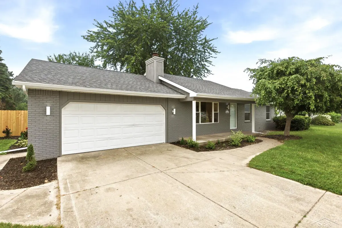 4621 S Wintergreen DR, Saginaw, MI 48603 - #1