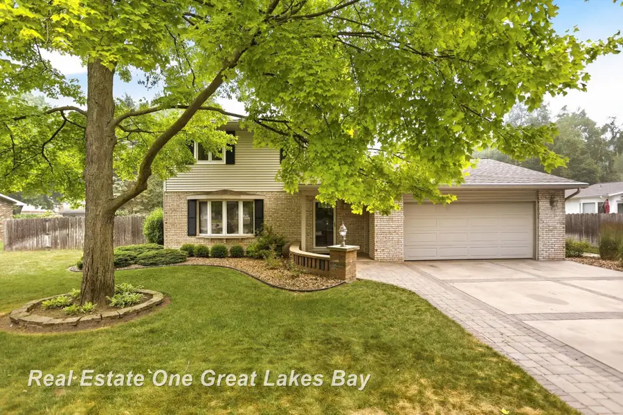 7560 S Laurie LN, Saginaw, MI 48609 - #2