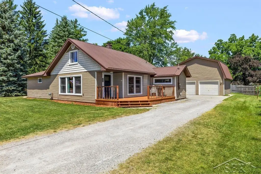206 W Railway, Coleman, MI 48618 - #1