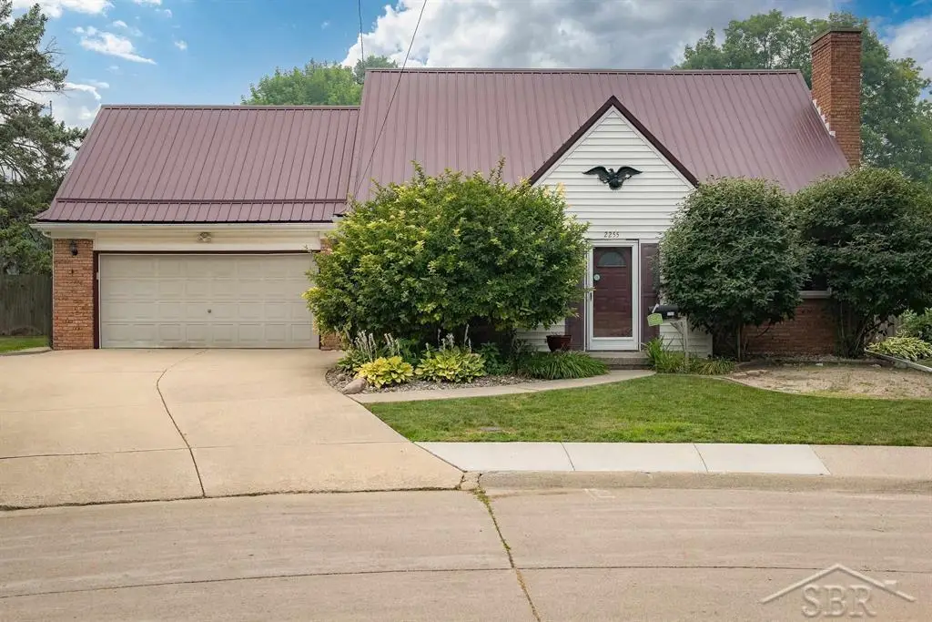2255 Mayfield RD, Saginaw, MI 48602 - #1