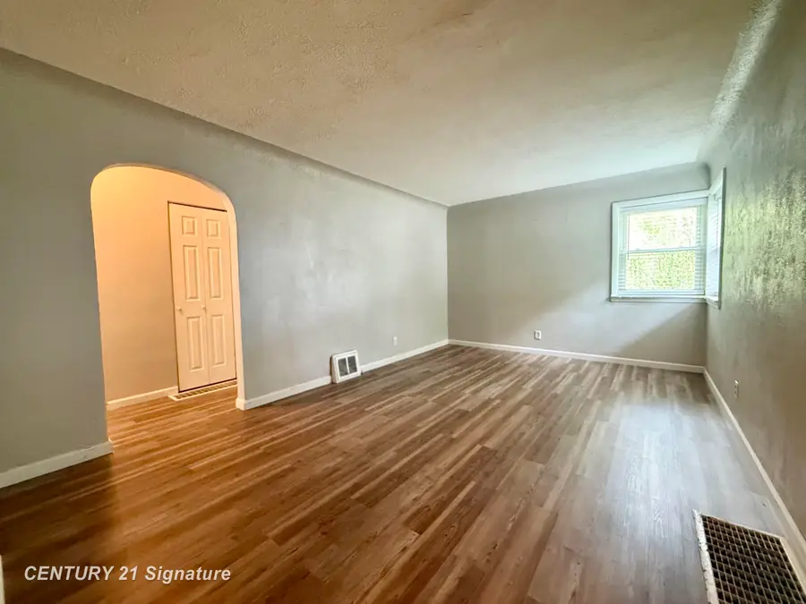 110 21st ST, Bay City, MI 49708 - #3