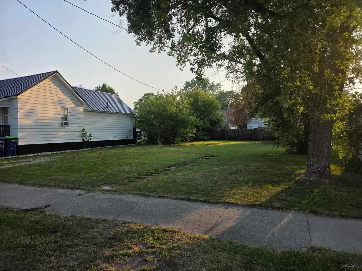 208 S Sheridan ST, Bay City, MI 48604 - #1