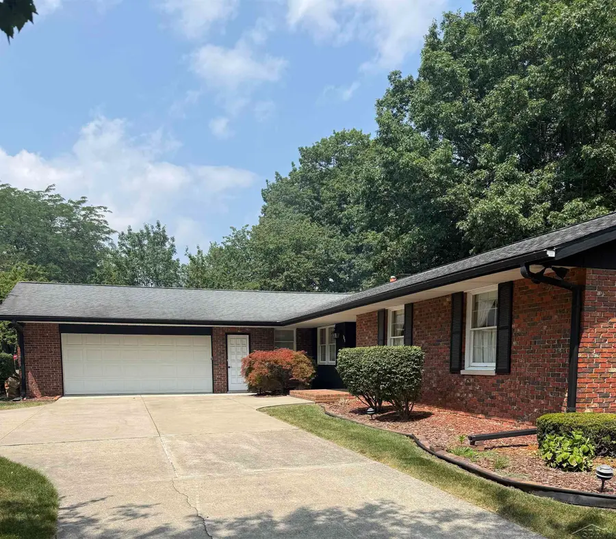 900 Canterbury DR, Saginaw, MI 48638 - #2