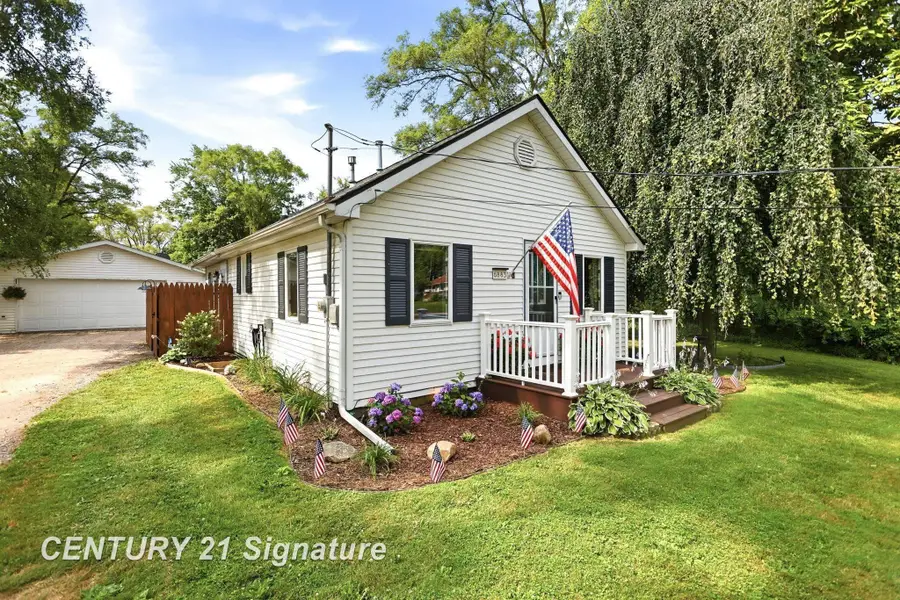 6883 Wegner RD, Saginaw, MI 48609 - #2