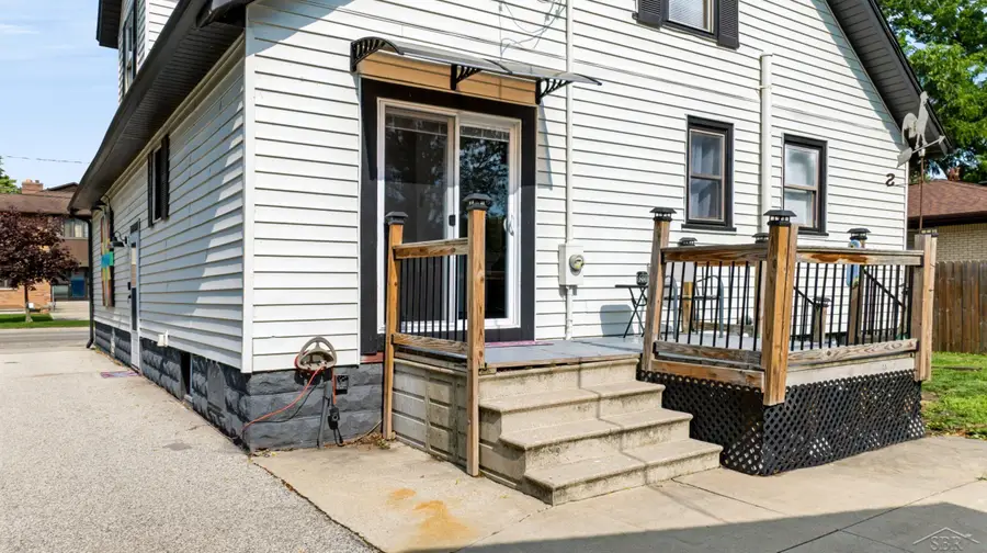 615 Pine ST, Essexville, MI 48732 - #3