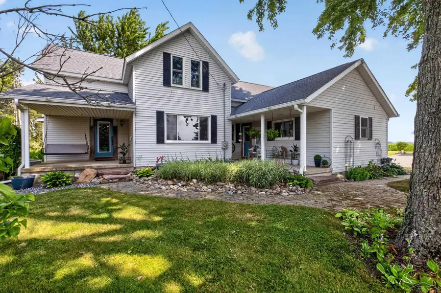 1210 N Steel RD, Merrill, MI 48637 - #2