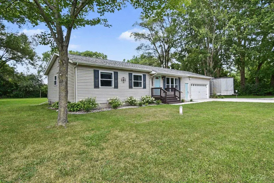 2319 E Freeland RD, Freeland, MI 48623 - #2
