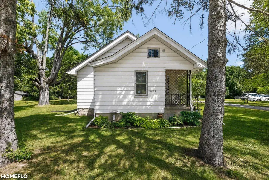 6058 Thomas ST, Davison, MI 48423 - #2