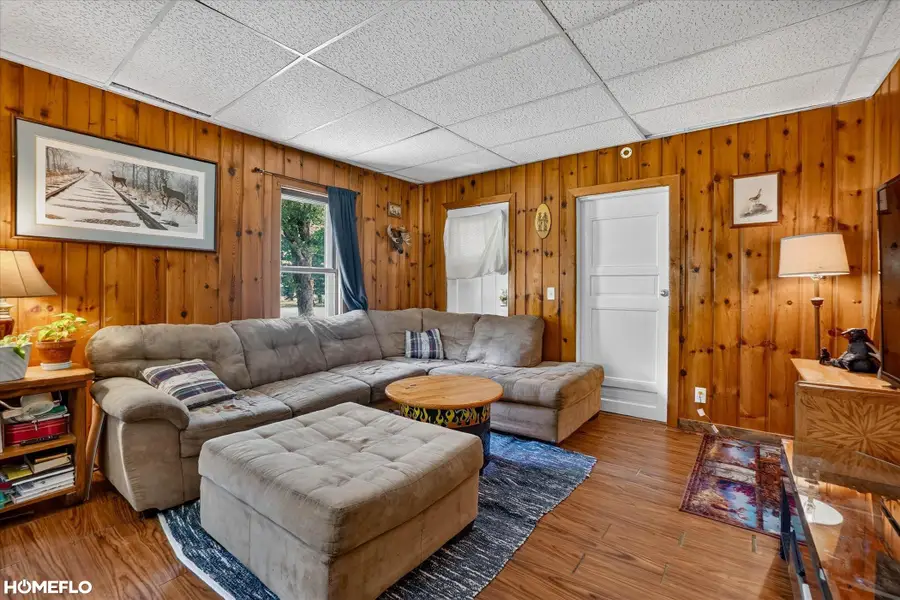 6058 Thomas ST, Davison, MI 48423 - #3