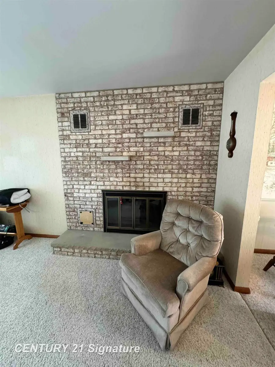 2705 Luella AVE, Saginaw, MI 48603 - #2
