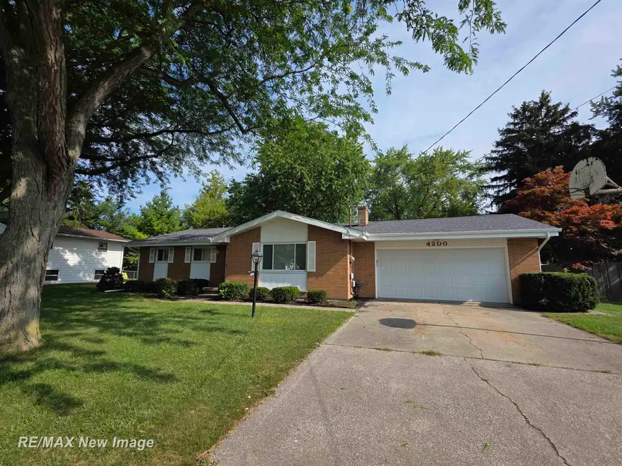 4200 S Wayside DR, Saginaw, MI 48603 - #2